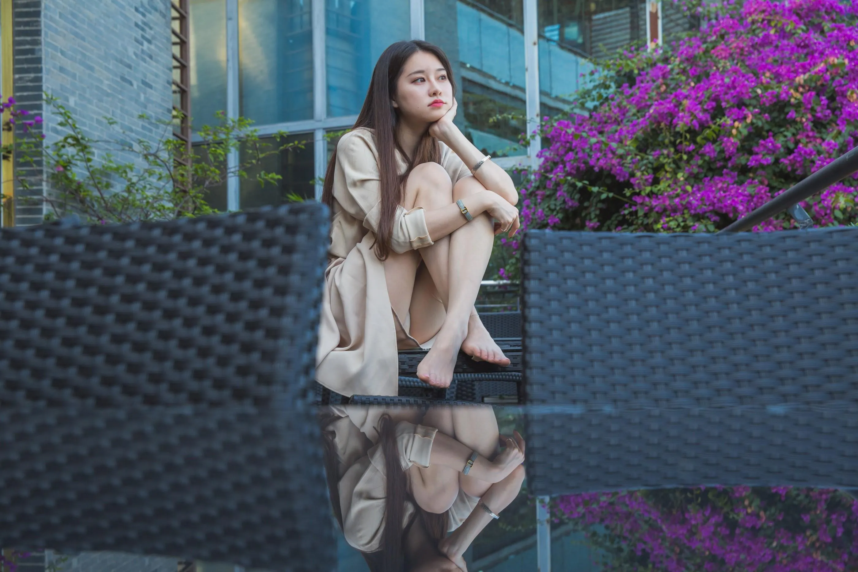 Sia不吃鱼 – NO.005 风衣玉足 [14P]插图8